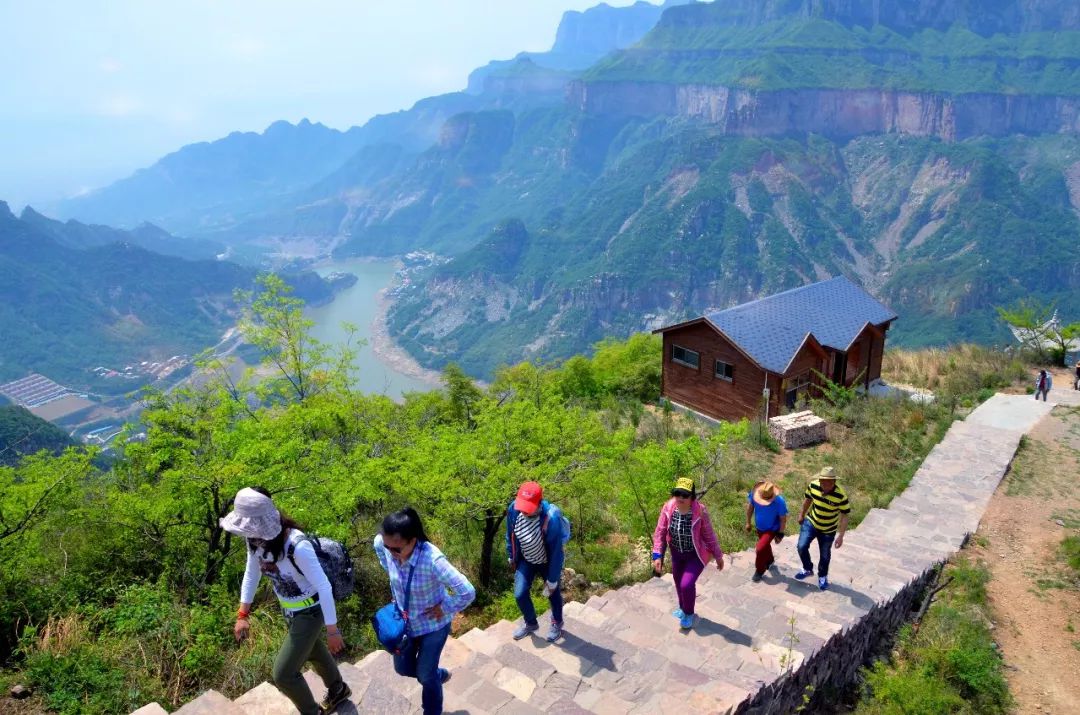 首届中原旅游民宿设计高峰论坛在新乡南太行成功举办!