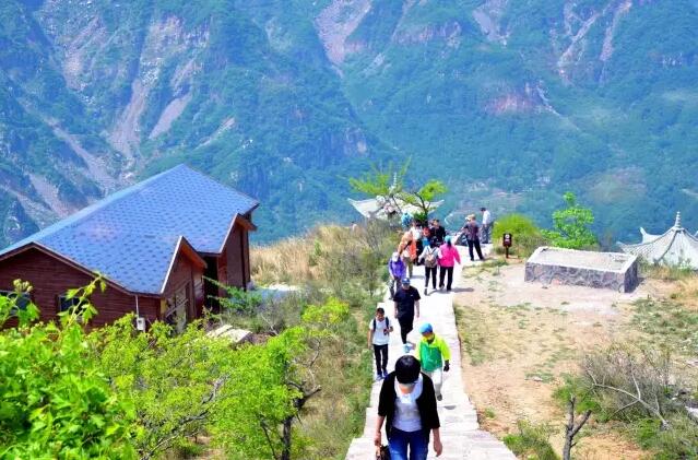 崖上徒步、自驾穿越、峡谷漂流……这里简直是5月游玩的绝佳去处！