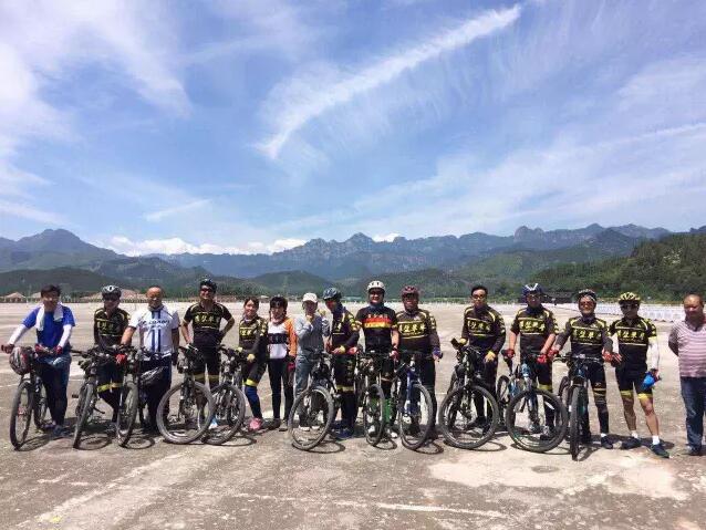 崖上徒步、自驾穿越、峡谷漂流……这里简直是5月游玩的绝佳去处！