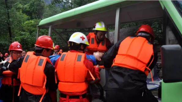 打造平安景区,构筑安全防火墙。 打造平安景区,构筑安全防火墙。
