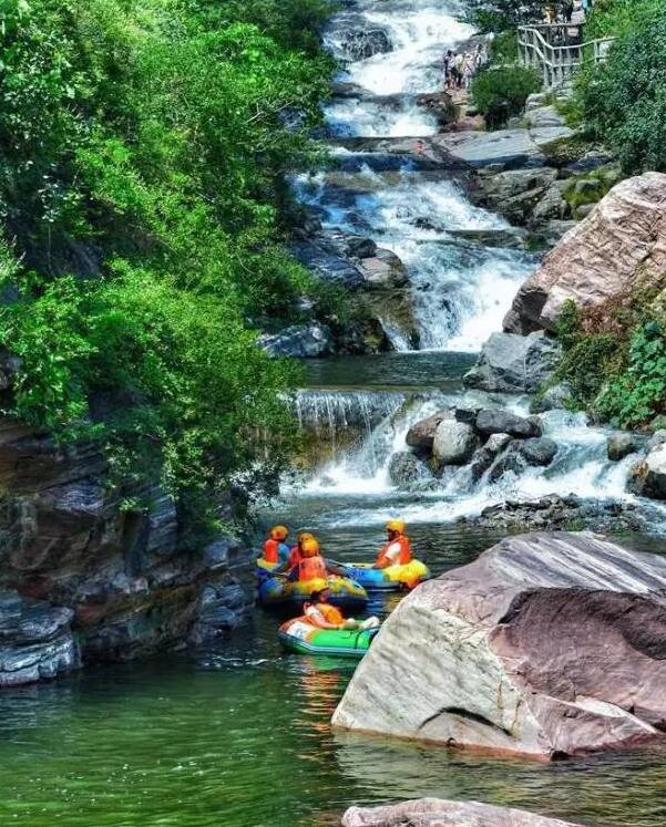 从接近200米落差的漂流滑下，是种怎样的体验？