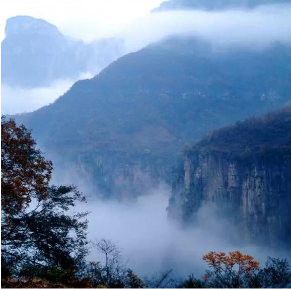 八月赏景八里沟，飞瀑流泉看个够！
