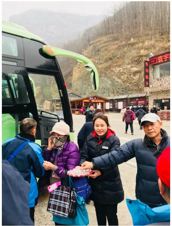 台湾寰宇新世纪贵宾包机团走进万仙山