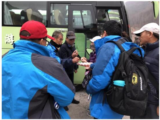 台湾寰宇新世纪贵宾包机团走进万仙山