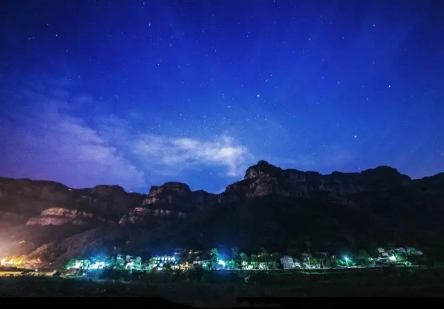 最美丽的灯火是新乡南太行夏夜里闪烁的萤火！