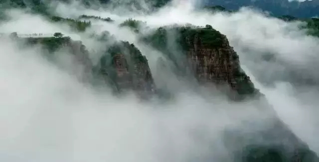 新乡南太行|每次都能完美错过高温预警，万仙山这个天然的避暑胜地。