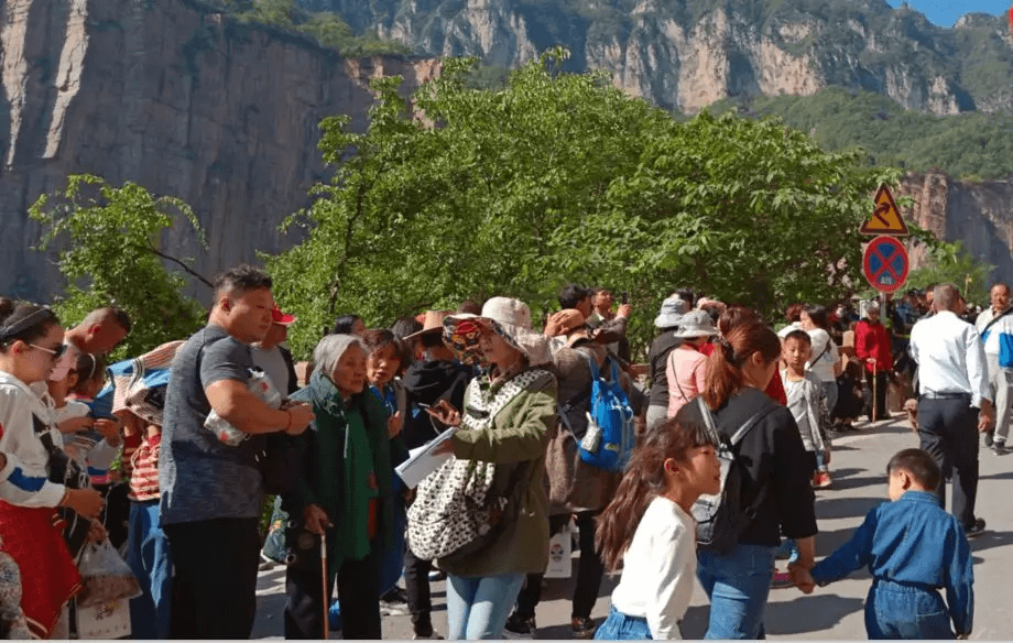 国庆长假第三天，新乡南太行持续迎来客流高峰！