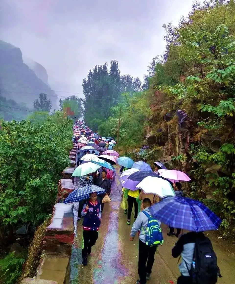明日之约|多彩太行，红叶之约；登高望远，赏秋健身。