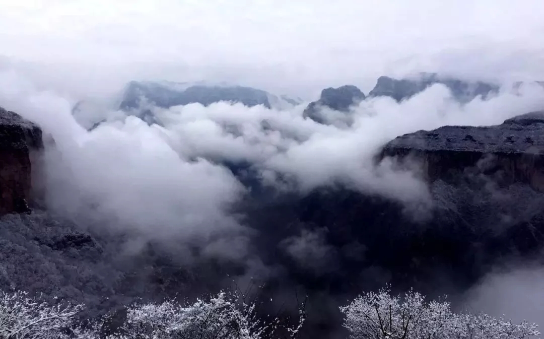 阳光大好，冬韵正浓，冬日里八里沟是这样的.....