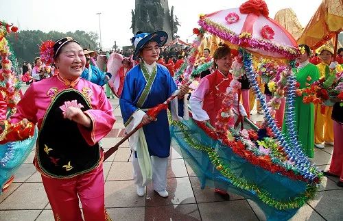 送餐啦！回郭亮，过大年，年味食足！