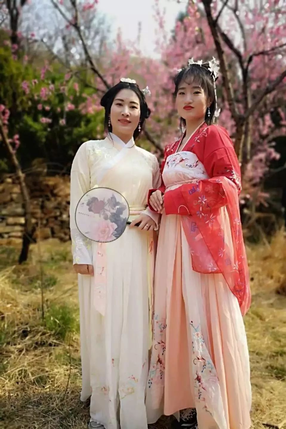 汉服游山水·泼墨中国风丨一袭汉服，带你体验穿越时空的浪漫古风！