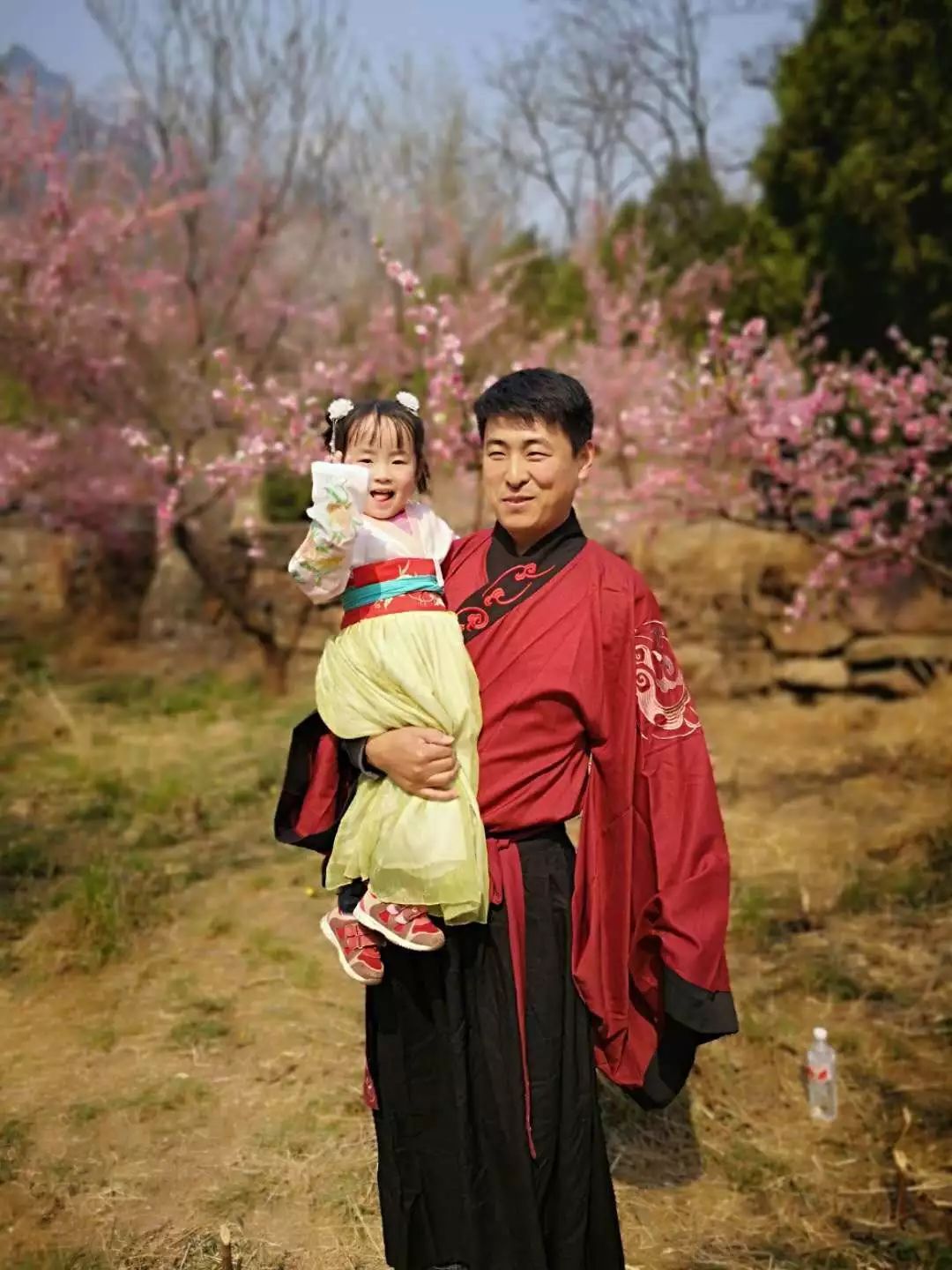 汉服游山水·泼墨中国风丨一袭汉服，带你体验穿越时空的浪漫古风！