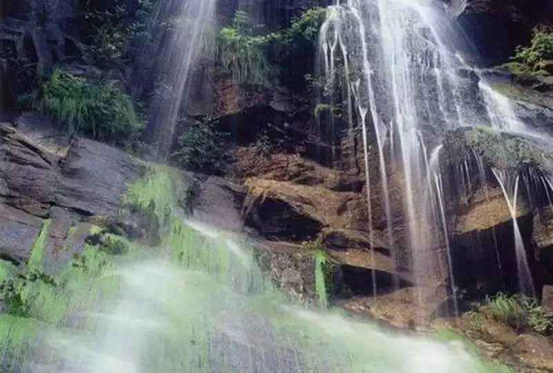 雨后的关山竟然这么美，美的让人窒息....