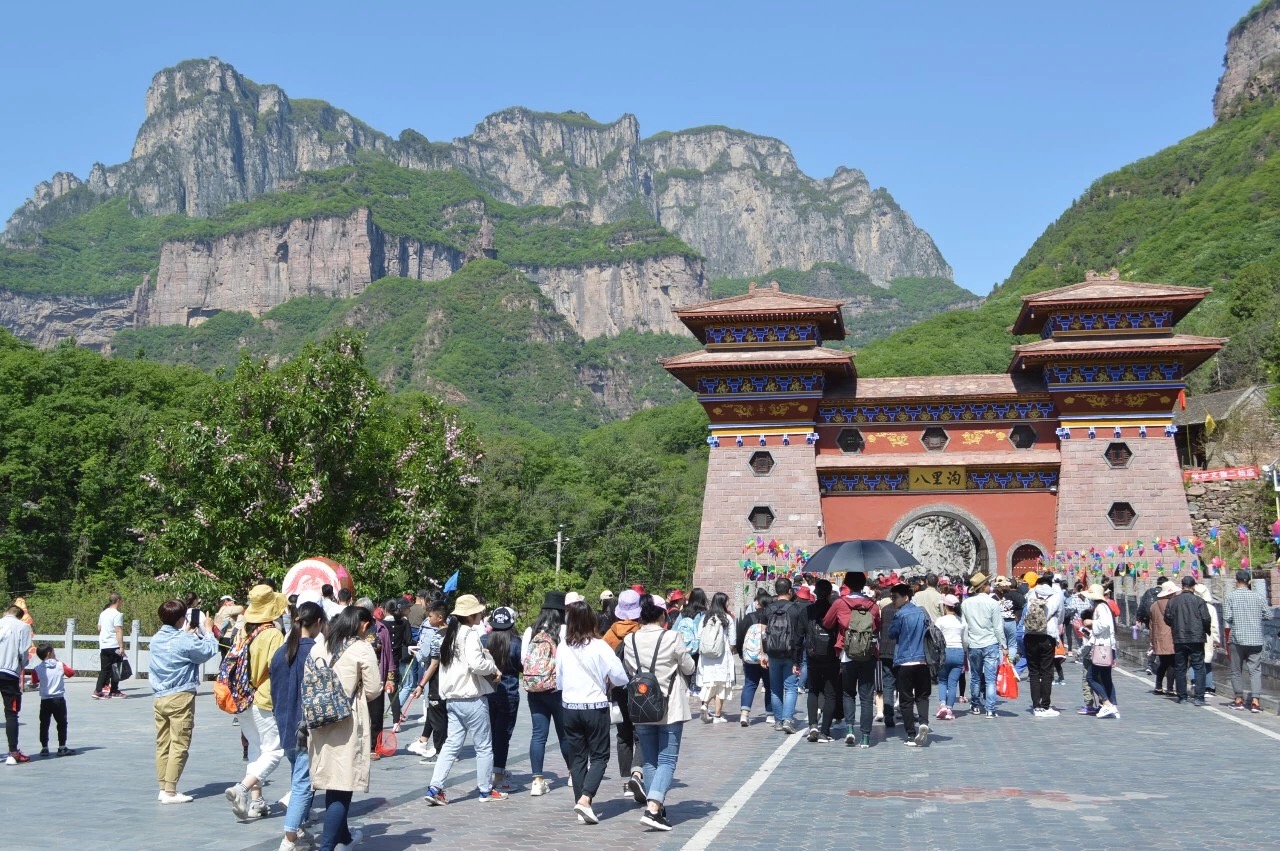微笑在脸，服务在心，新乡南太行五一小长假完美收官！