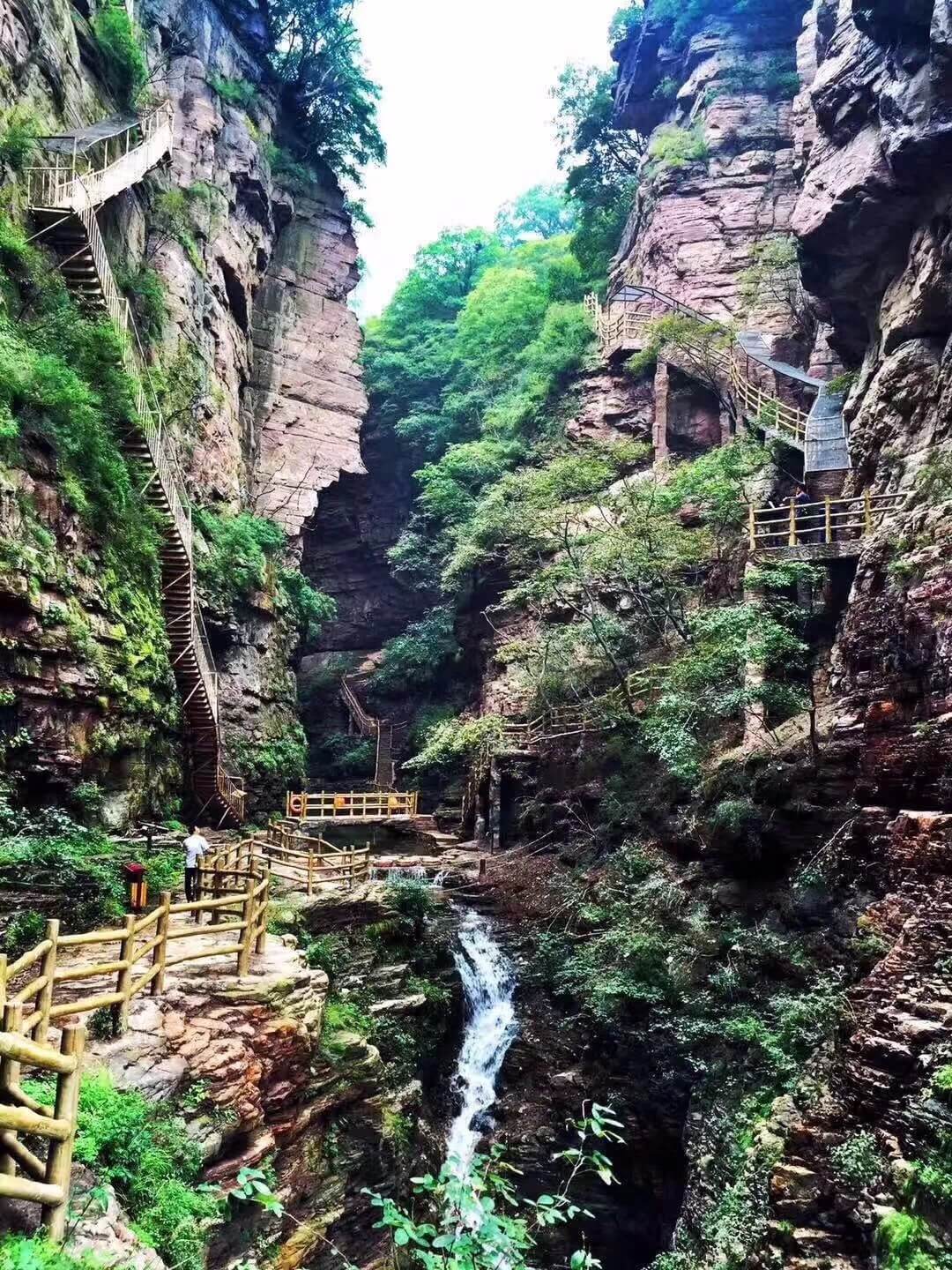 静心清肺之旅——关山红石峡