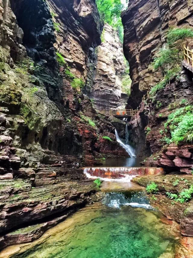 静心清肺之旅——关山红石峡