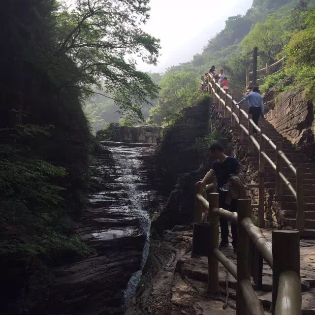 静心清肺之旅——关山红石峡