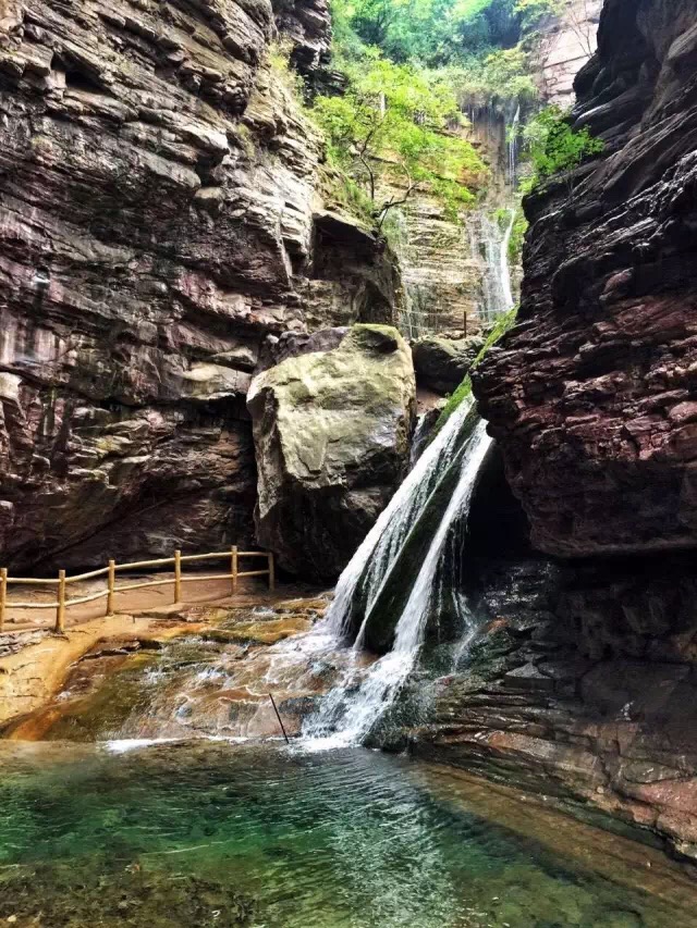 静心清肺之旅——关山红石峡