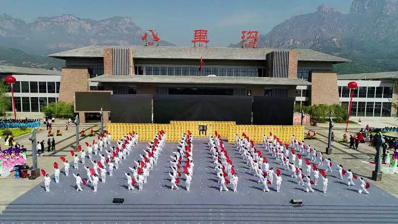 水墨太行 共城辉县”首届全球文旅创作者大会辉县分会场启动仪式在八里沟景区盛大开幕