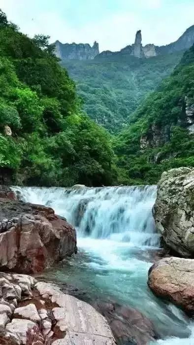 关山天柱峰| 一峰擎日月 千仞锁云间