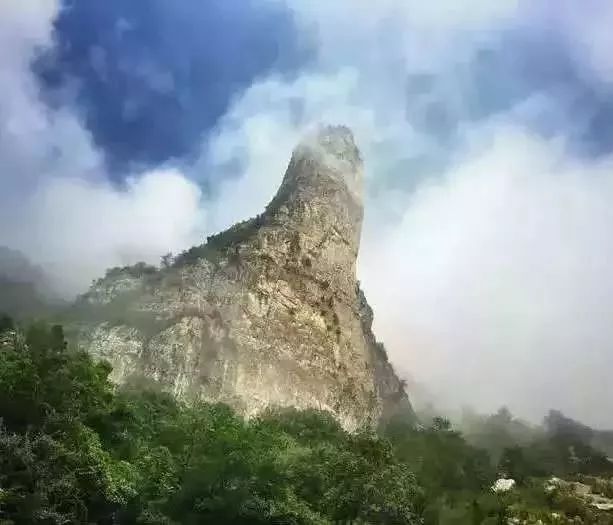 关山天柱峰| 一峰擎日月 千仞锁云间