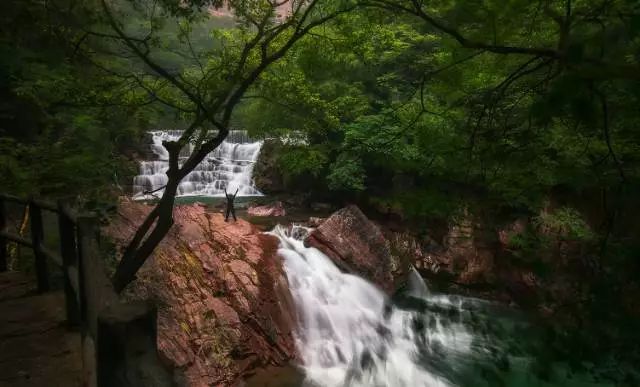 夏已到，想要透心凉？这里的飞瀑流泉等你来！