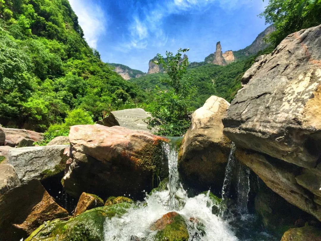 水晶蓝天、绵绵白云，我在新乡南太行等你！