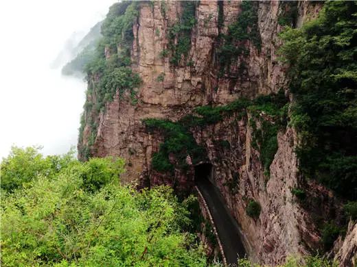 天界山——苍茫云海间，遥望浩无边