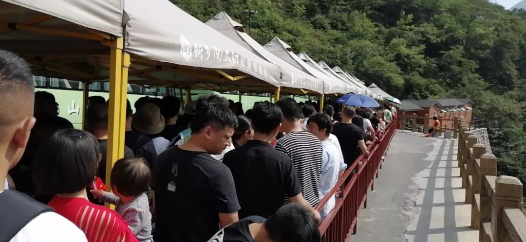 国庆长假第三天，新乡南太行持续迎来客流高峰！