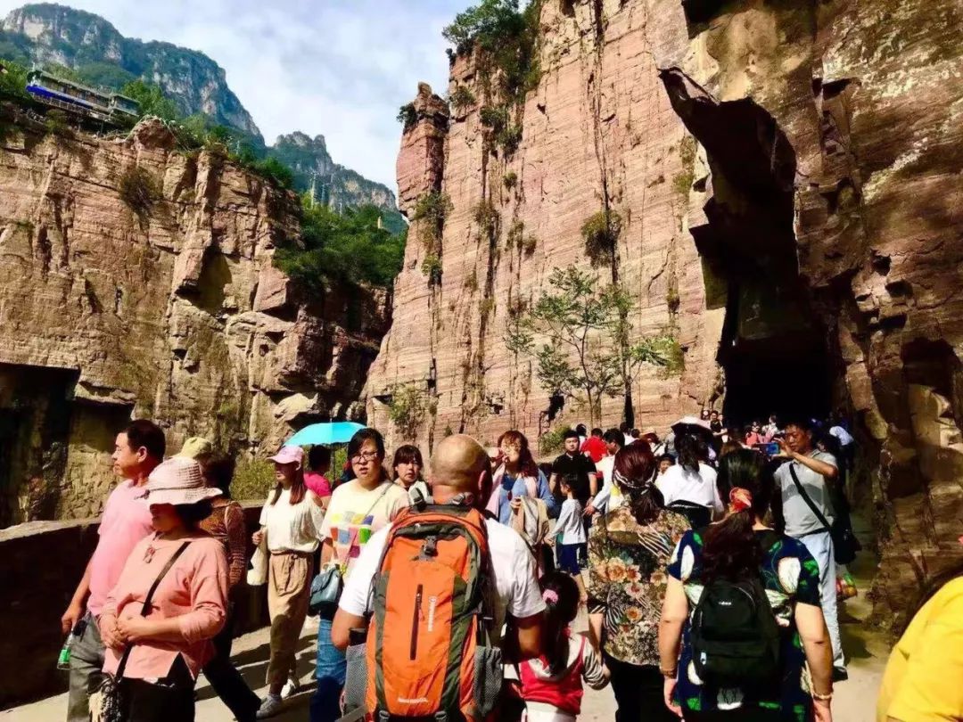 国庆长假第三天，新乡南太行持续迎来客流高峰！