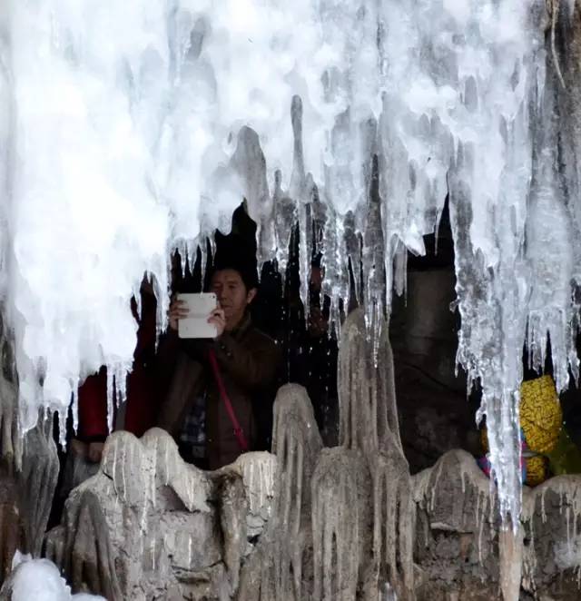 新乡南太行丨冬天有人喜欢去南方度假，我却喜欢在北方看冰挂！