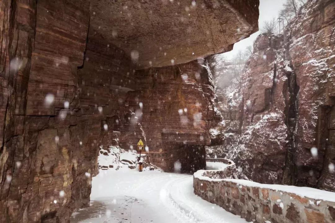 雪后初晴似仙境，银装素裹万仙山！