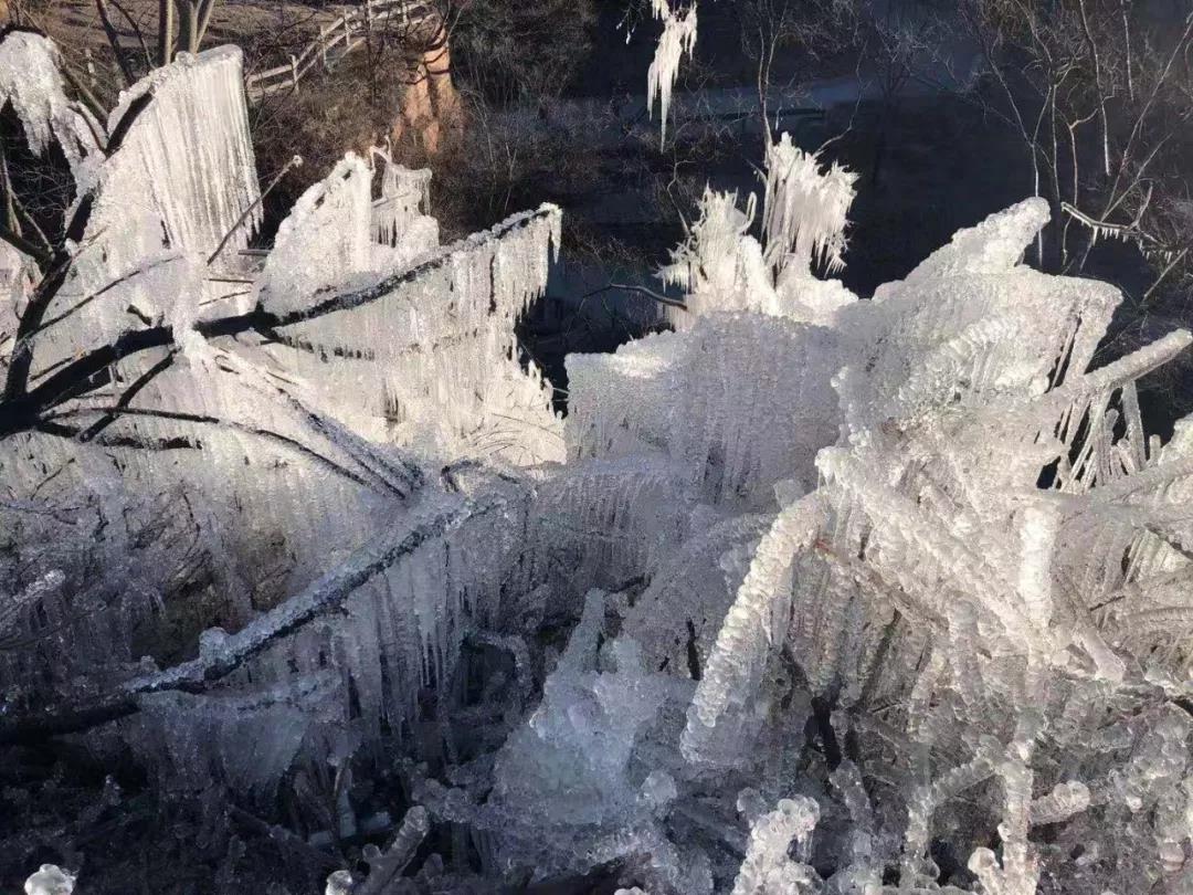 雪后初晴似仙境，银装素裹万仙山！