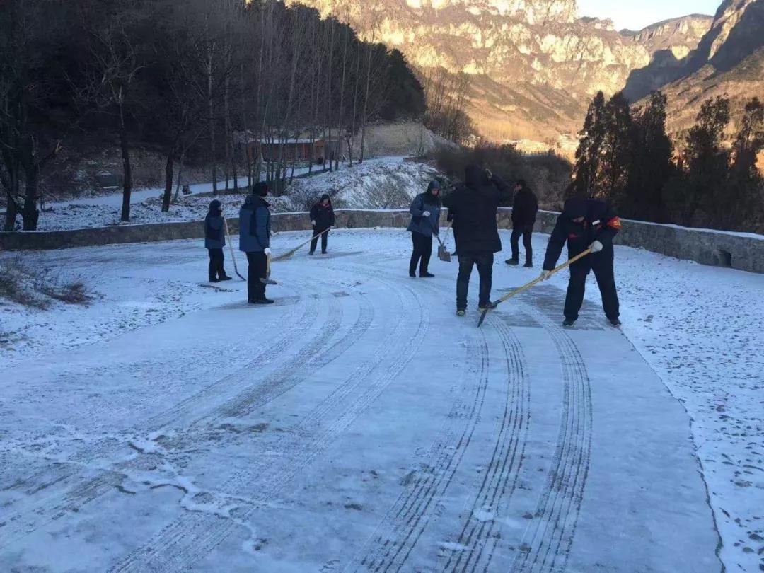 雪后初晴似仙境，银装素裹万仙山！
