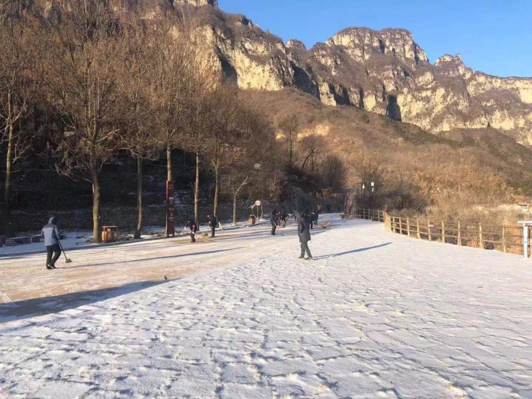 雪后初晴似仙境，银装素裹万仙山！