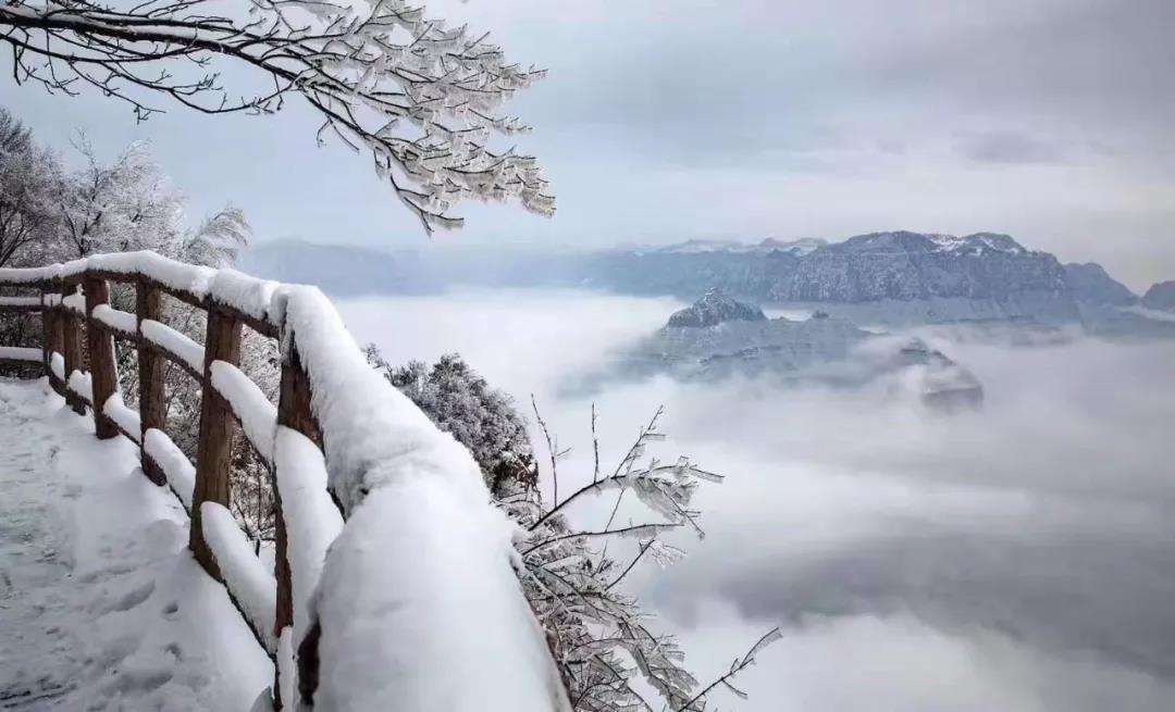 当冰雪遇上云海，“仙气十足”的新乡南太行美得不像话!