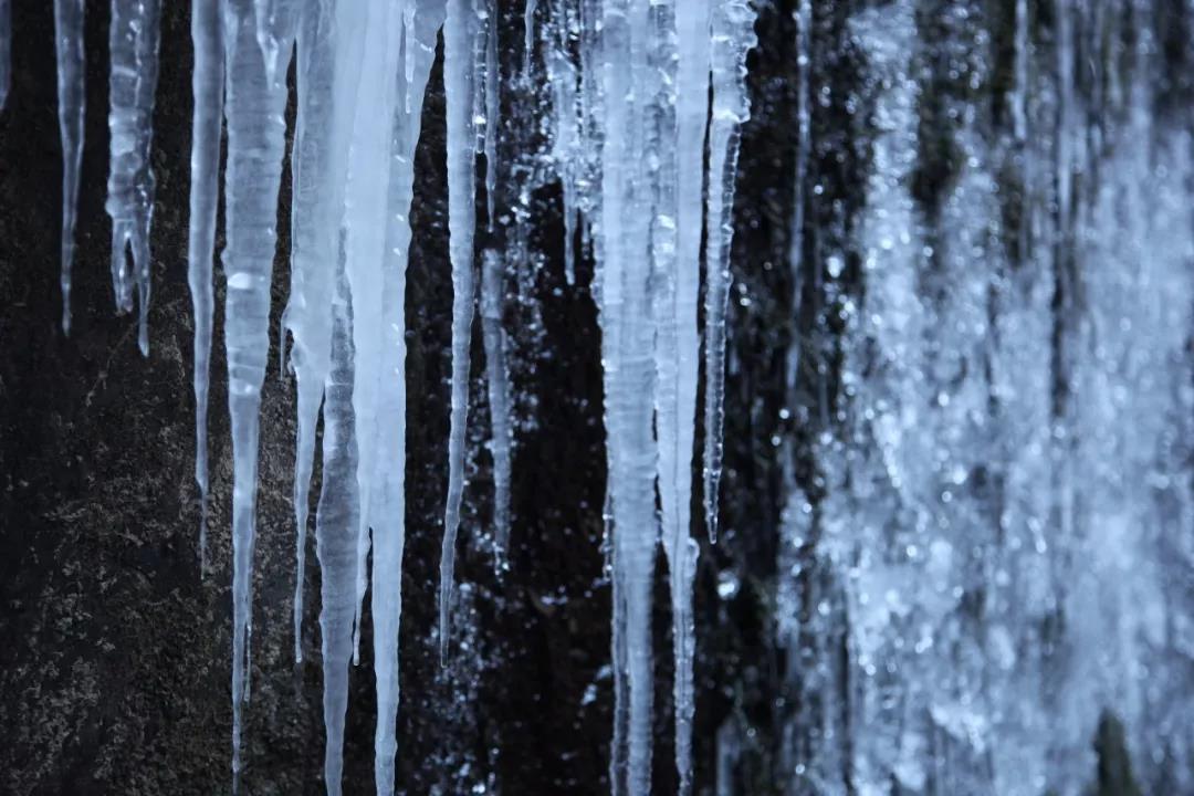冰封的美丽，神奇的冰挂，新乡南太行八里沟景区为你完美呈现！