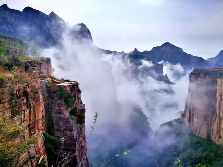 谷雨初晴|春雨后，云雾中，新乡南太行美出了新高度！