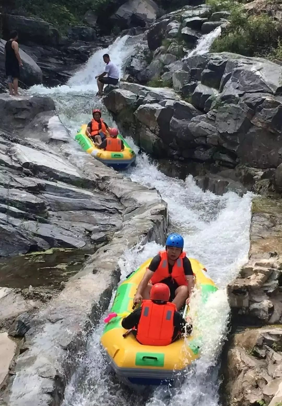 本周六，关山峡谷漂流，让我们继续乘风踏浪，追寻夏日的清凉！