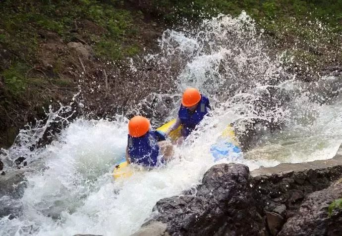 关山“水上过山车”峡谷漂流，冰爽到尖叫！炎热烦恼全甩掉！