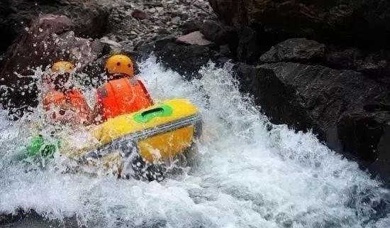 关山“水上过山车”峡谷漂流，冰爽到尖叫！炎热烦恼全甩掉！