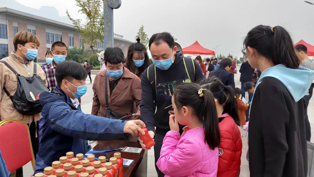 国庆假期第三天，快来围观新乡南太行的火爆人气！