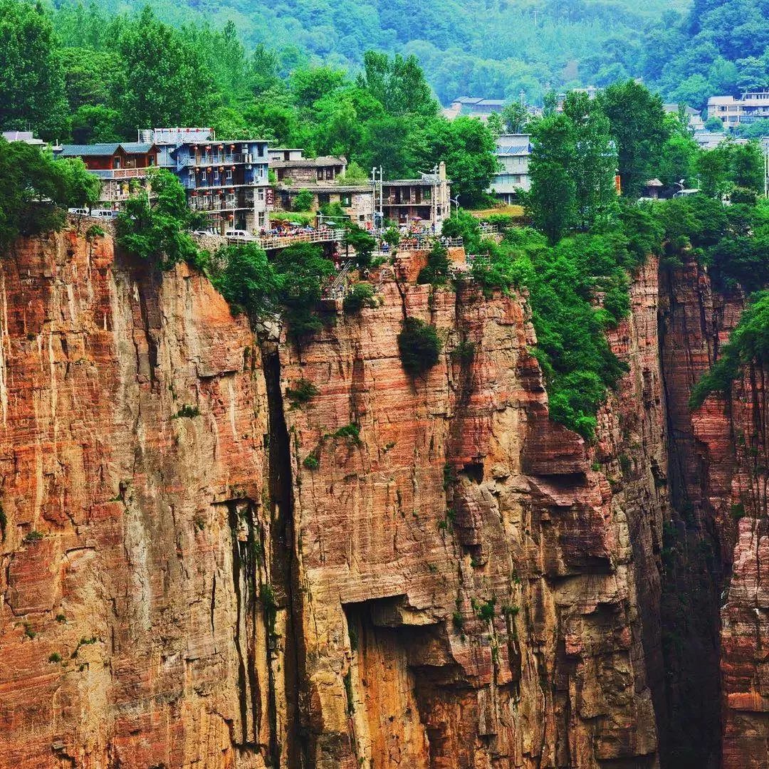 秋色宜人，新乡南太行万仙山景区喜迎华东千人大巴团