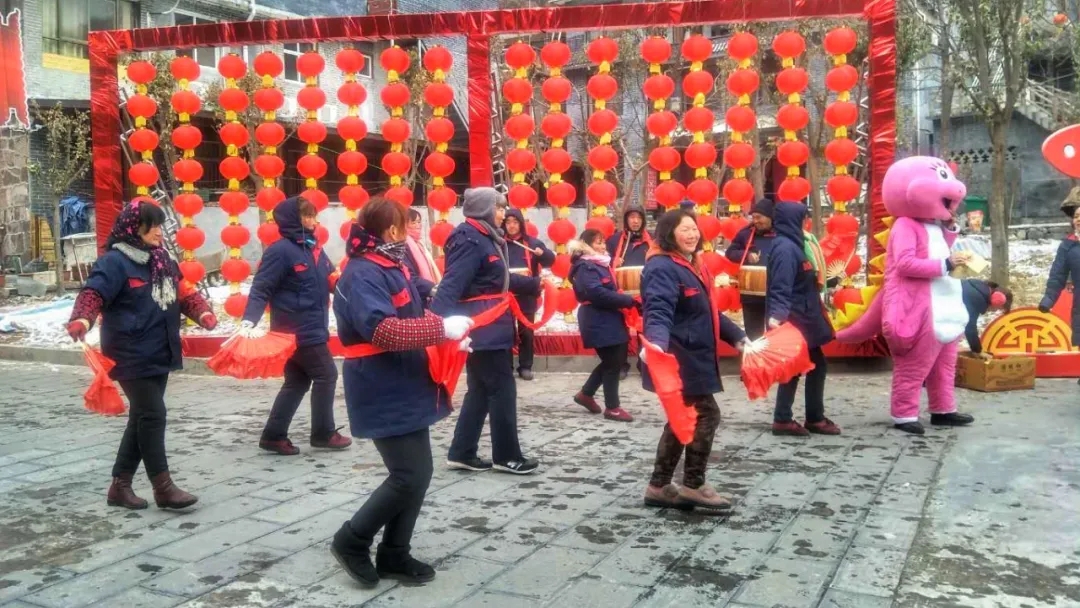 牛“趣”十足！新乡南太行景区趣乐无穷，就地过年年味浓！