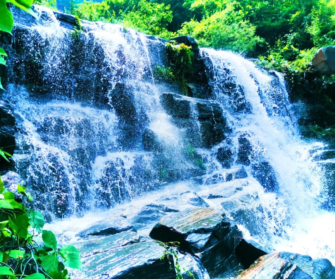 新乡南太行|雨后瀑布奇观，宛如人间仙境！