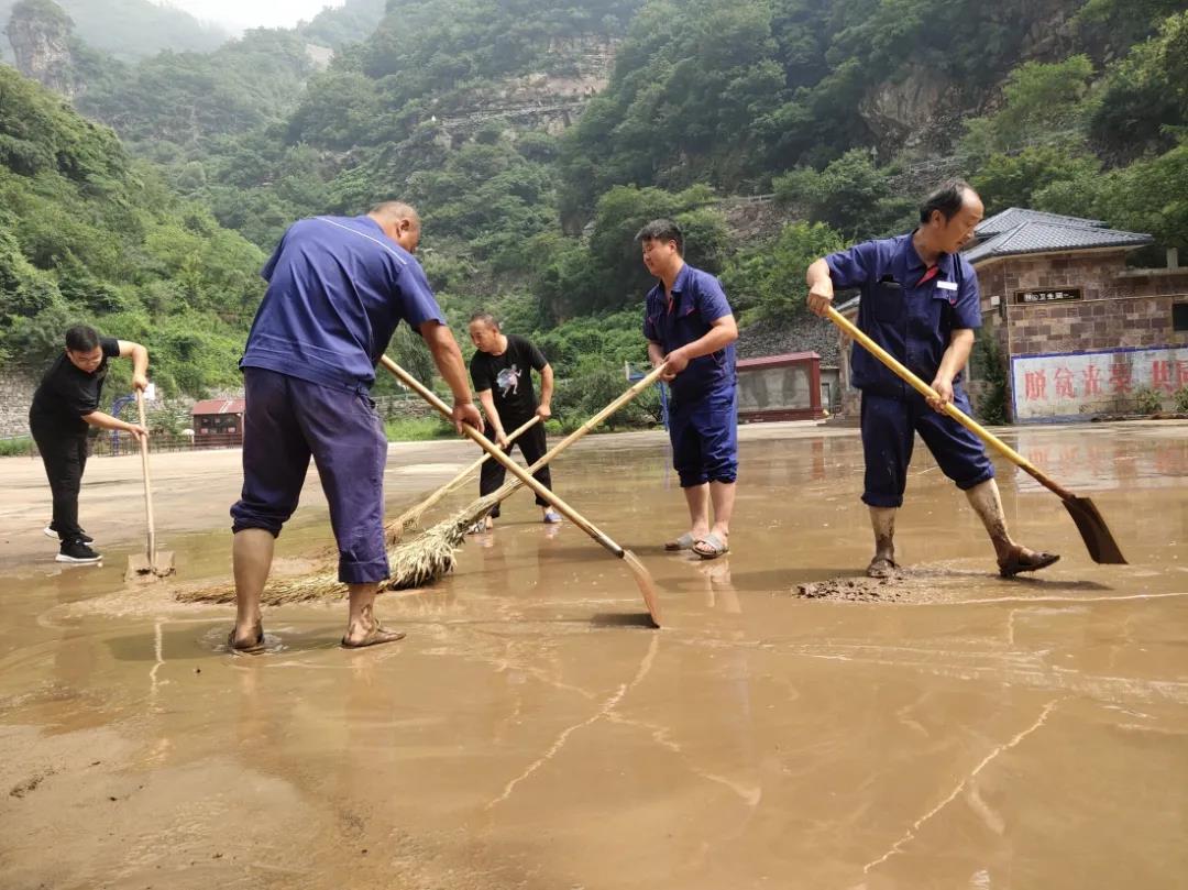 众志成城，共克时艰，关山景区积极开展灾后自救工作