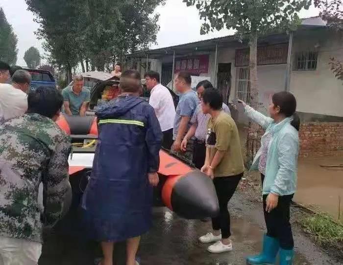 拥抱抗洪英雄，关爱灾区群众！新乡南太行在行动！