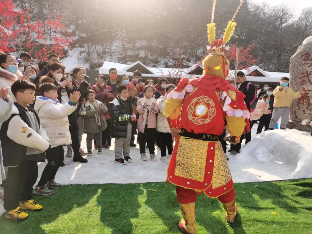 【行走河南·读懂中国】八里沟春节期间掀起了一轮旅游热潮，受到广大游客的好评！