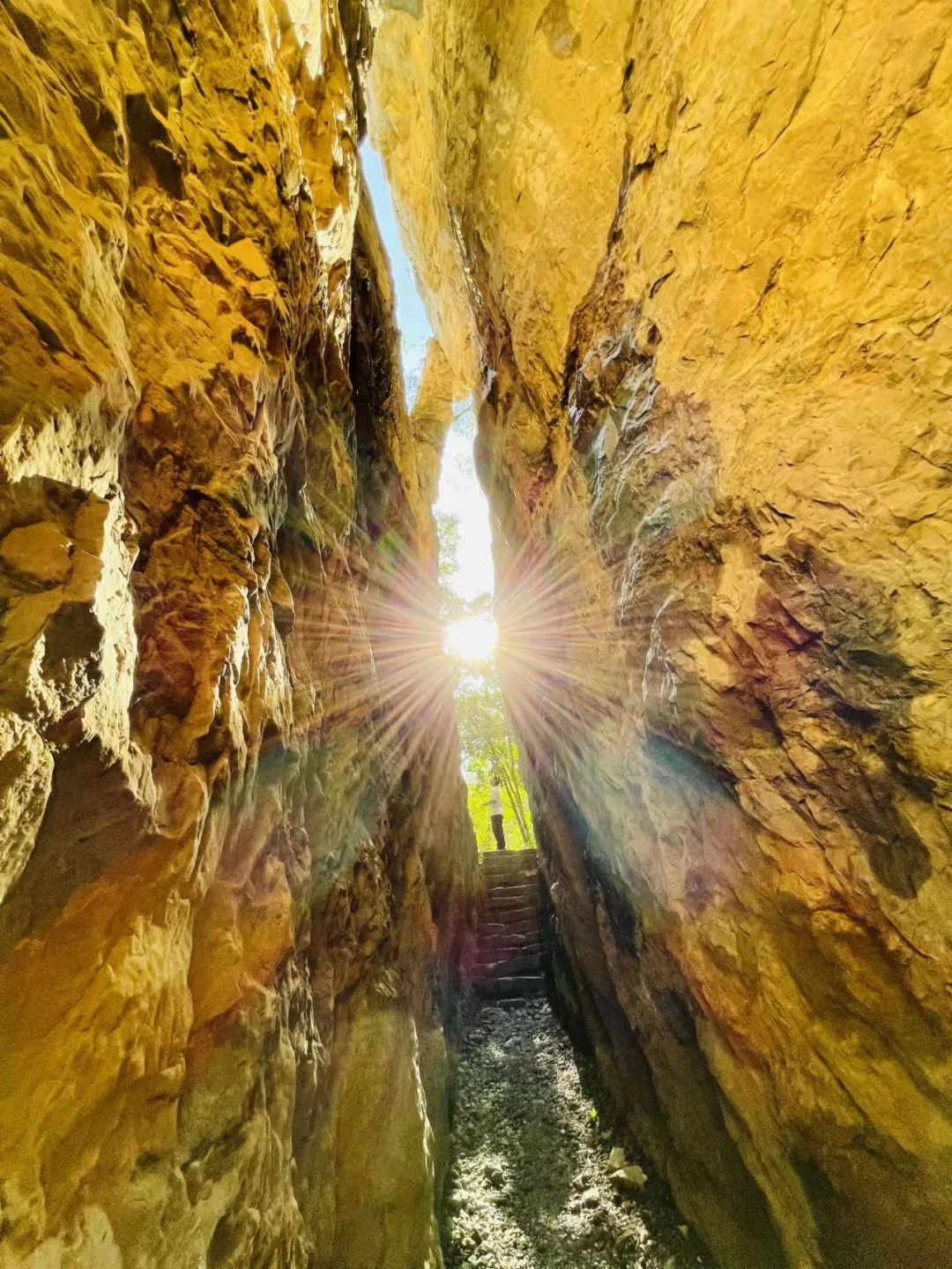 探秘新乡南太行宝藏景点——关山“一线天”