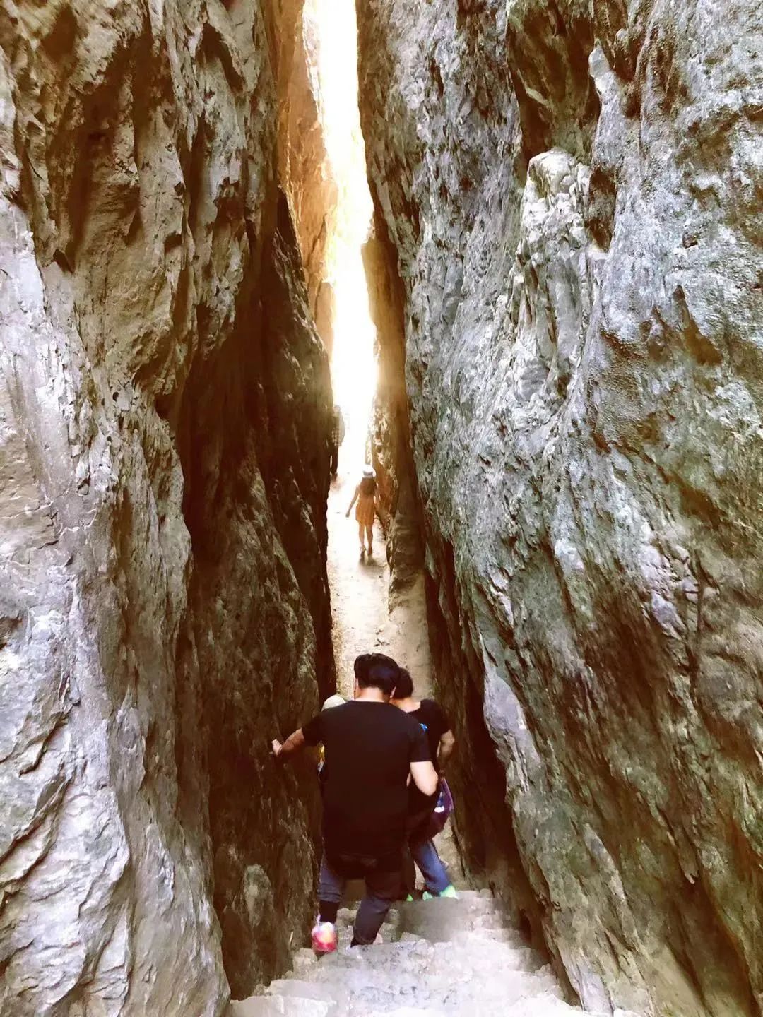 探秘新乡南太行宝藏景点——关山“一线天”